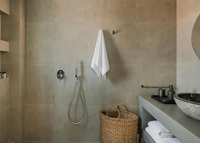 Vila Lourdas White *