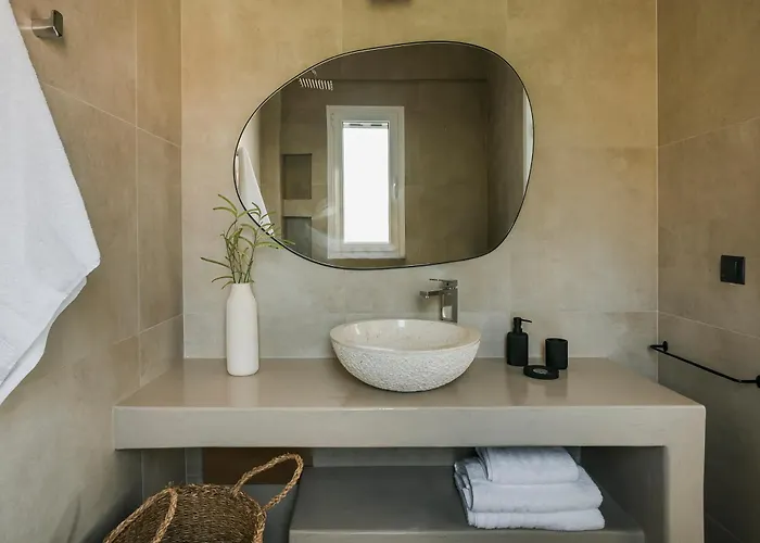 Vila Lourdas White *