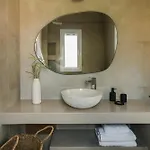 Villa Lourdas White *