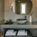 Villa Lourdas White *