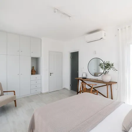 Villa Lourdas White *