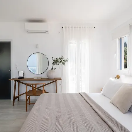 Villa Lourdas White