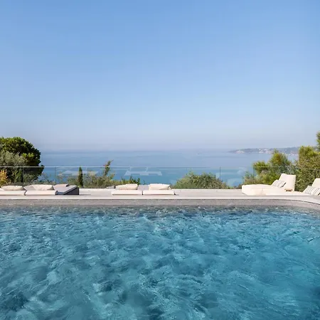 Villa Lourdas White