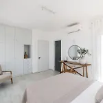 Vila Lourdas White *